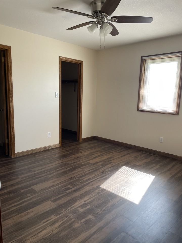 5201 17th Street Ter #4 - Photo 4 of 10