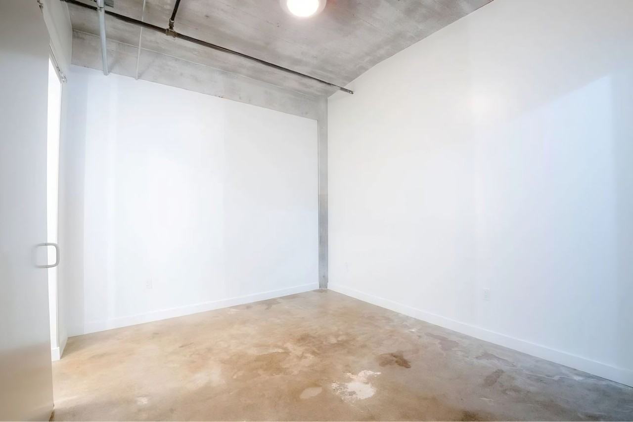 Clemens Building - Photo 3 of 29