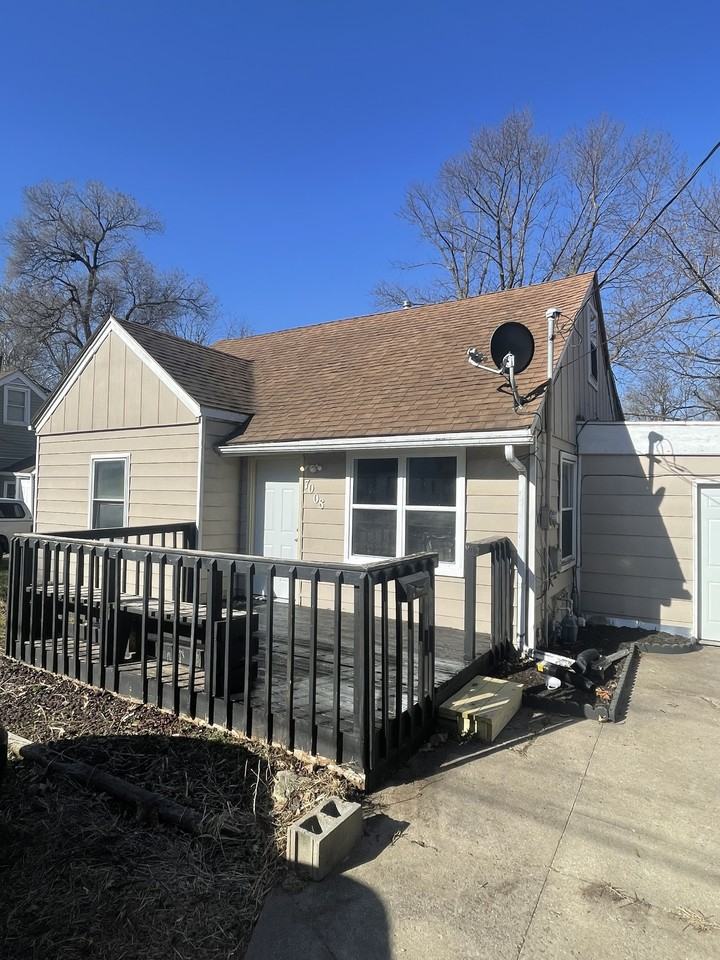 7008 Sw 15th St #1 - Photo 6 of 6