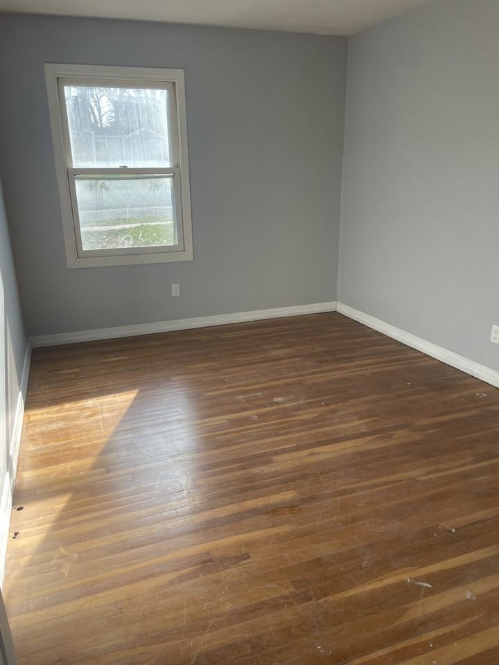 7008 Sw 15th St #1 - Photo 4 of 6