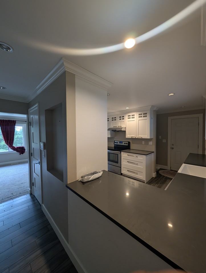 17558 18 Avenue - Photo 7 of 40