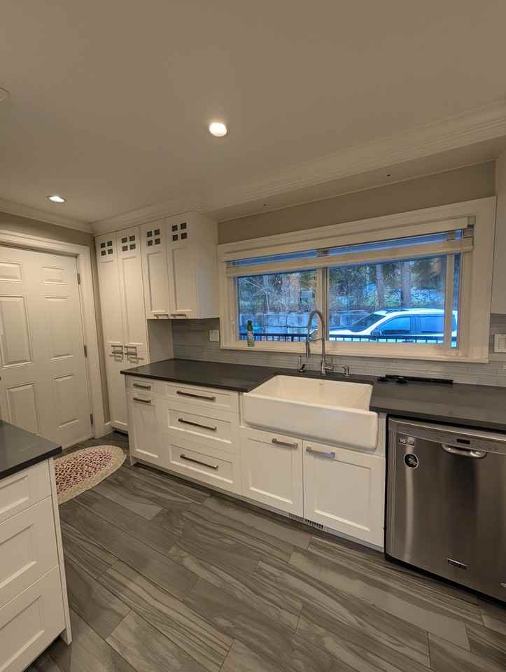 17558 18 Avenue - Photo 2 of 40