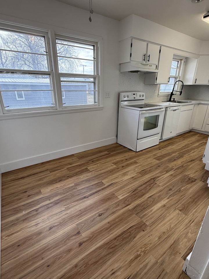 628 3rd Ave Nw #1 - Photo 6 of 29