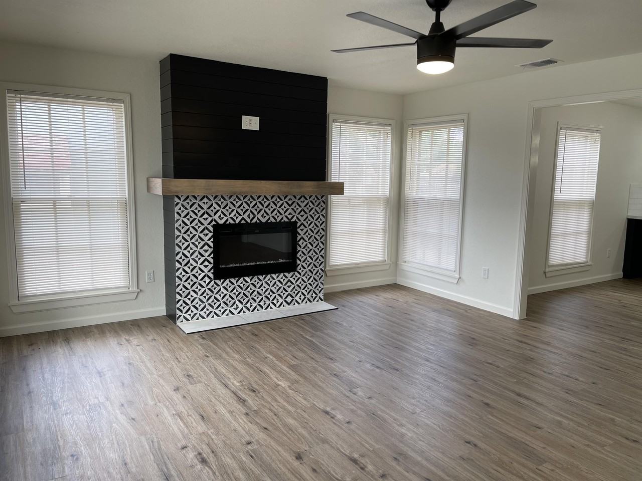 2608 31st St #1 - Photo 4 of 19