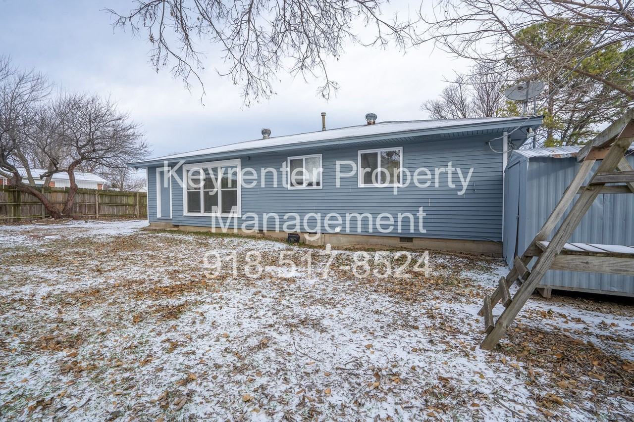 5704 E 30th Pl - Photo 4 of 14