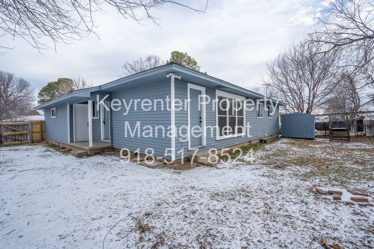 5704 E 30th Pl - Photo 5 of 14