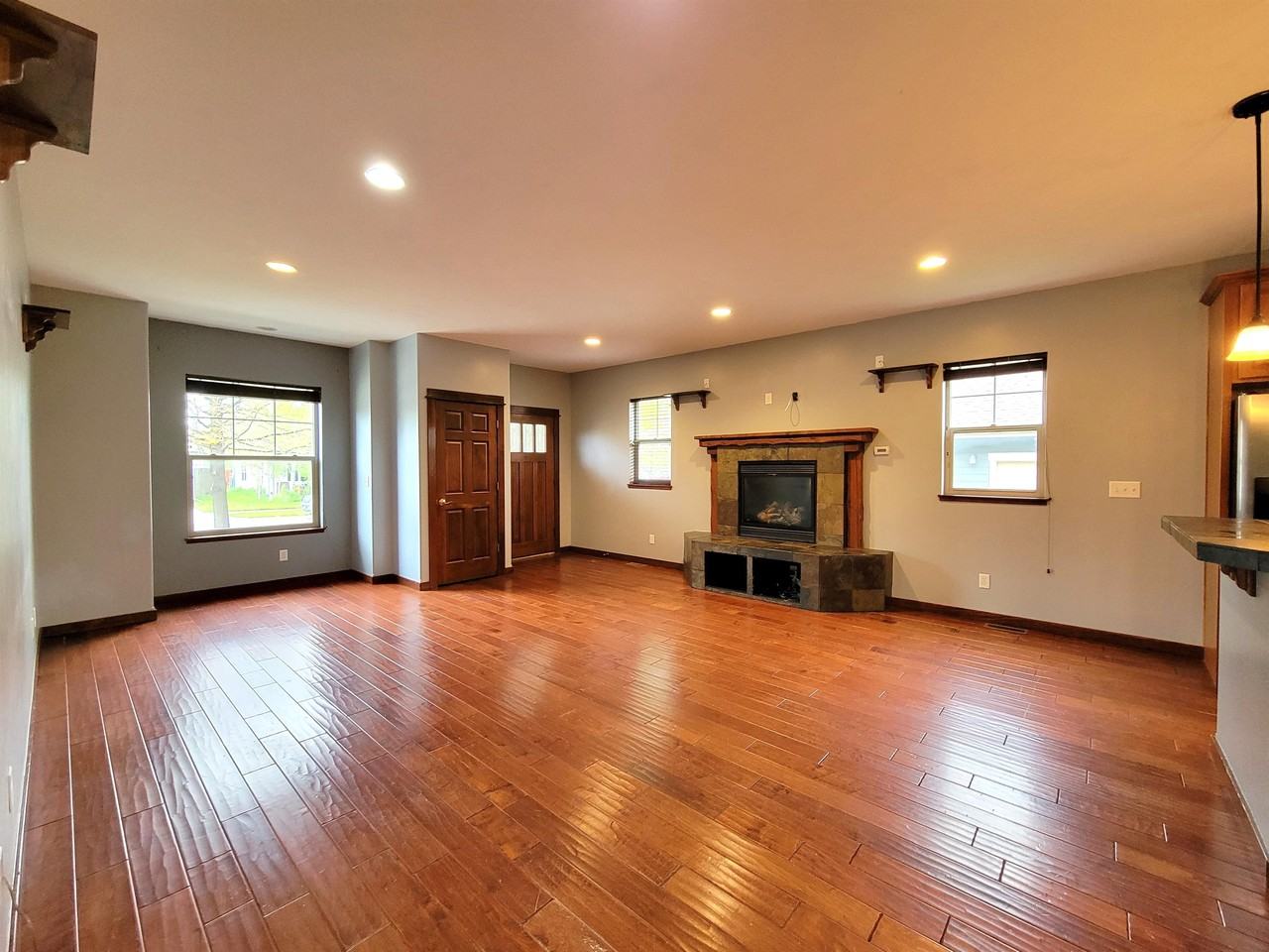 1624 Gale Ct #HOME - Photo 4 of 29