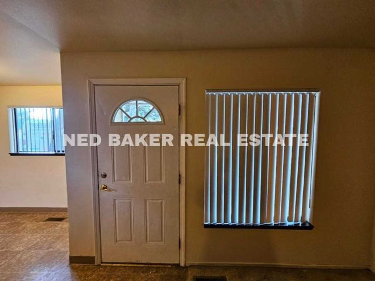 srsl01* - Photo 2 of 17