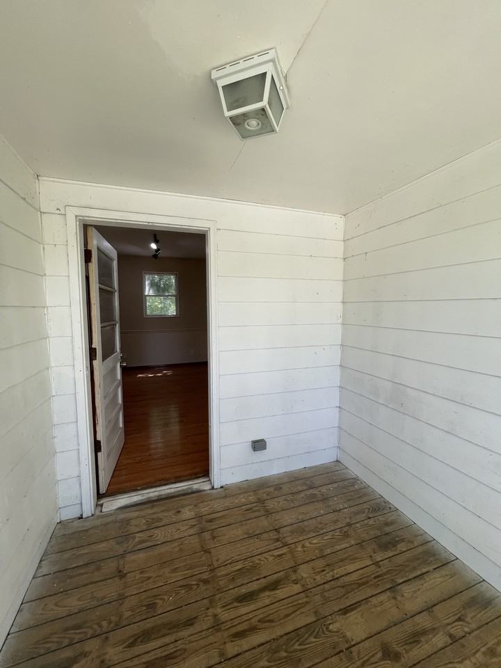 3206 Campbell St #1 - Photo 2 of 11