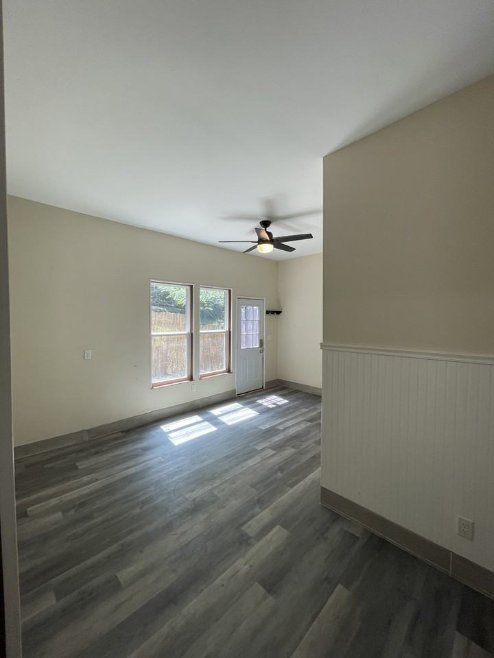 3206 Campbell St #1 - Photo 4 of 11