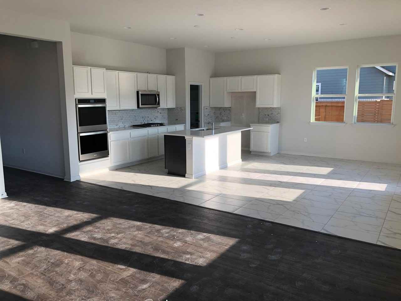 7800 Hillock Ter - Photo 6 of 26