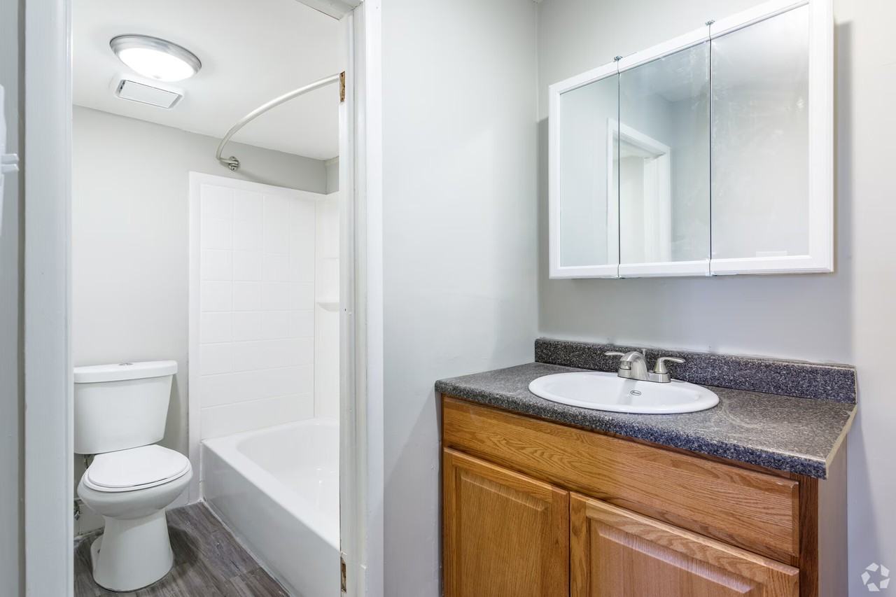 2430 Dexter Avenue - Mapleridge Apartments - 2 #2 - Photo 2 of 10