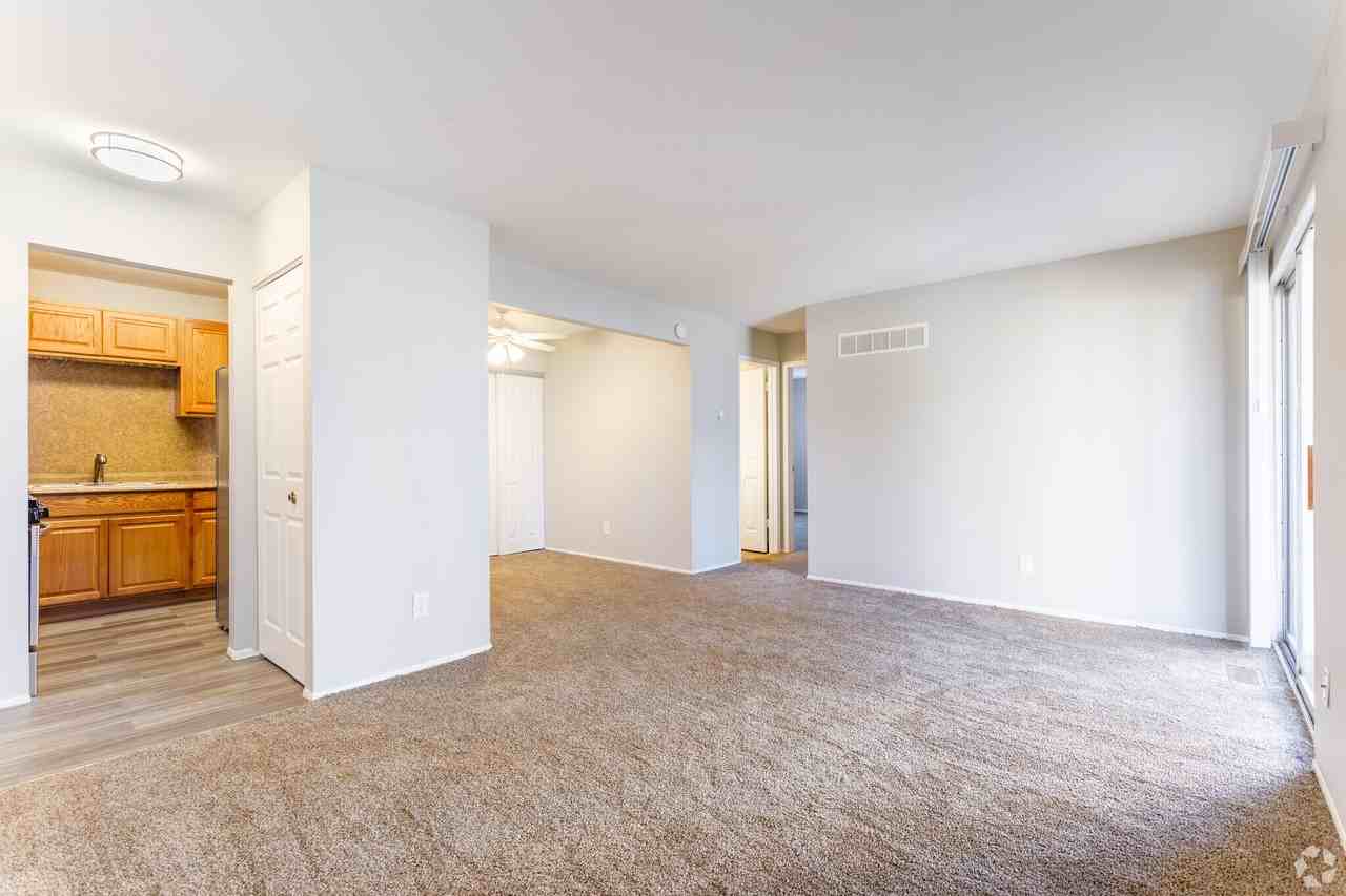 2430 Dexter Avenue - Mapleridge Apartments - 2 #2 - Photo 3 of 10