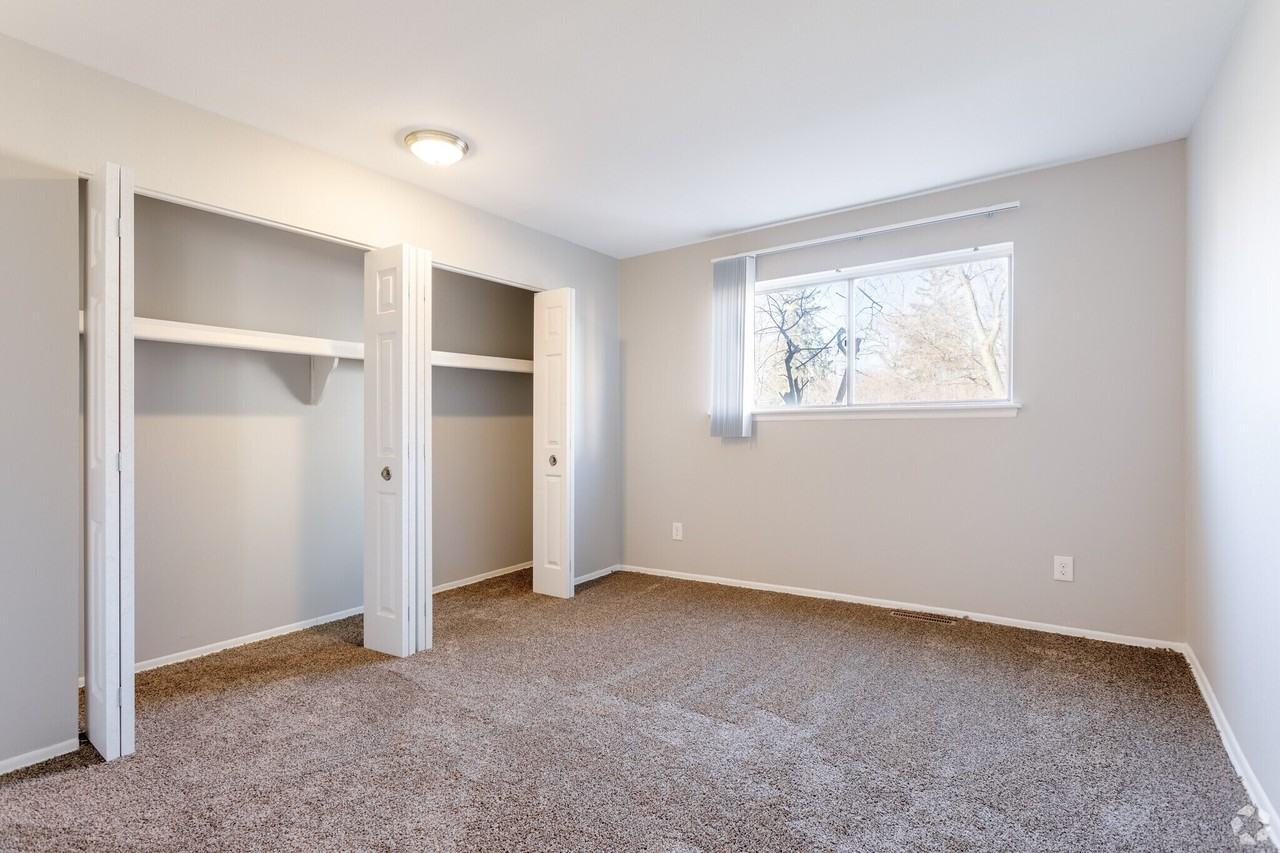 2430 Dexter Avenue - Mapleridge Apartments - 2 #2 - Photo 4 of 10