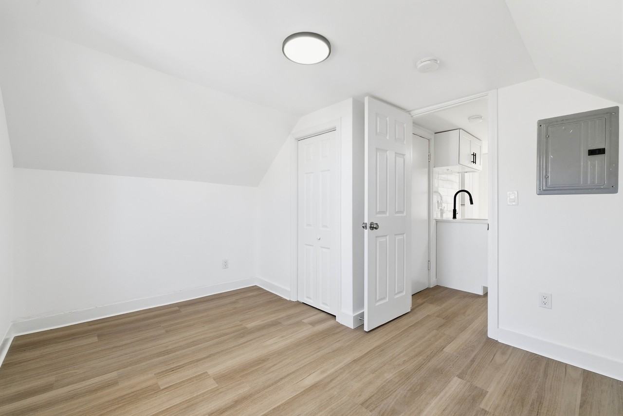 159 Connecticut Avenue #3rd Floor - Photo 4 of 28