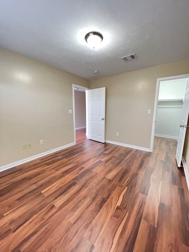 10626 Pine Landing Dr - Photo 3 of 18