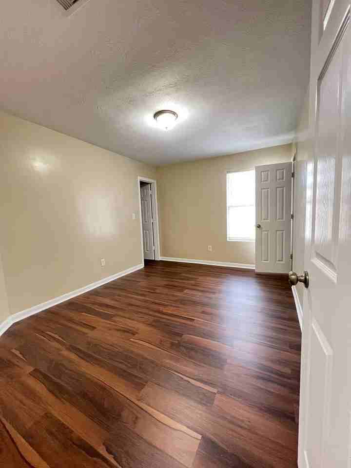 10626 Pine Landing Dr - Photo 7 of 18