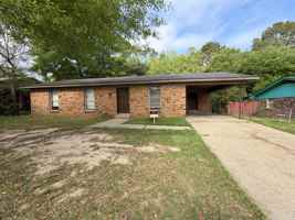 featured image of 2950 Hillcrest Dr #1