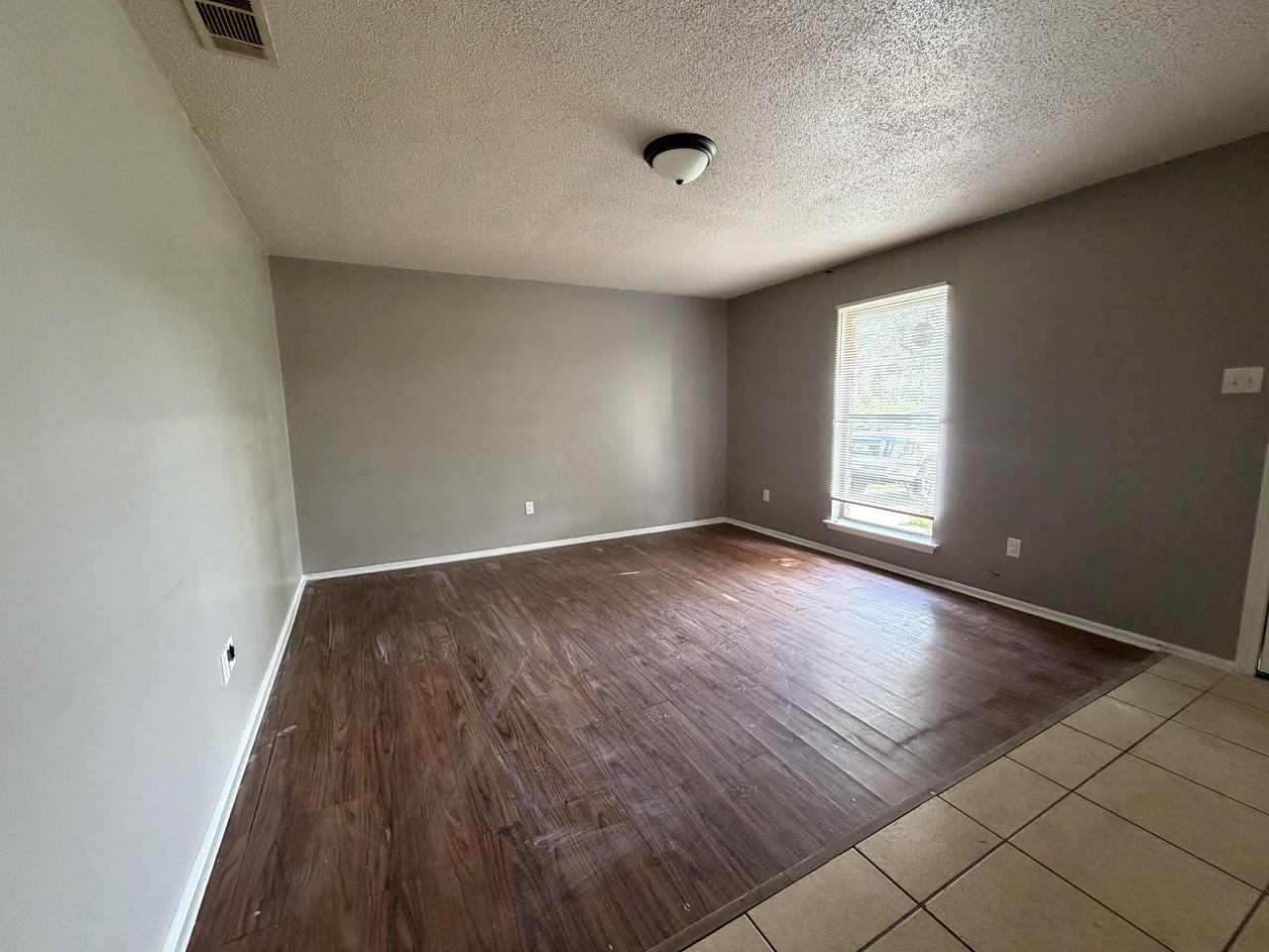 2950 Hillcrest Dr #1 - Photo 3 of 9