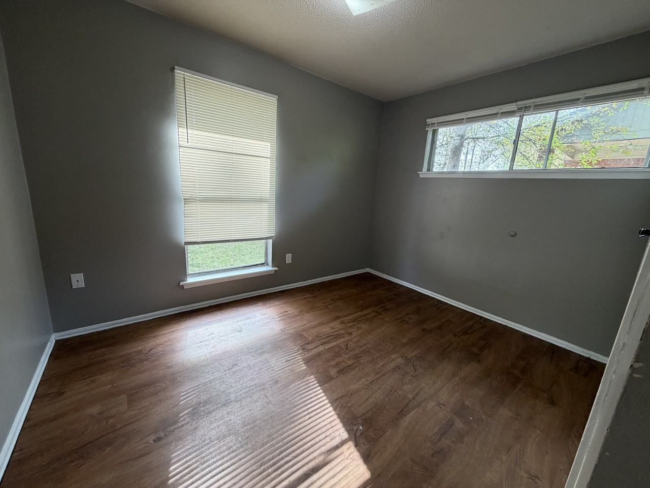 2950 Hillcrest Dr #1 - Photo 4 of 9