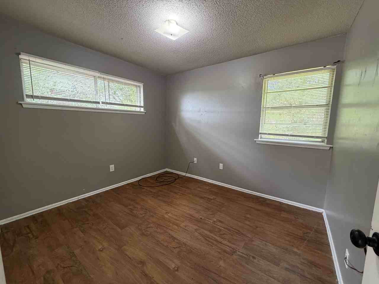 2950 Hillcrest Dr #1 - Photo 5 of 9