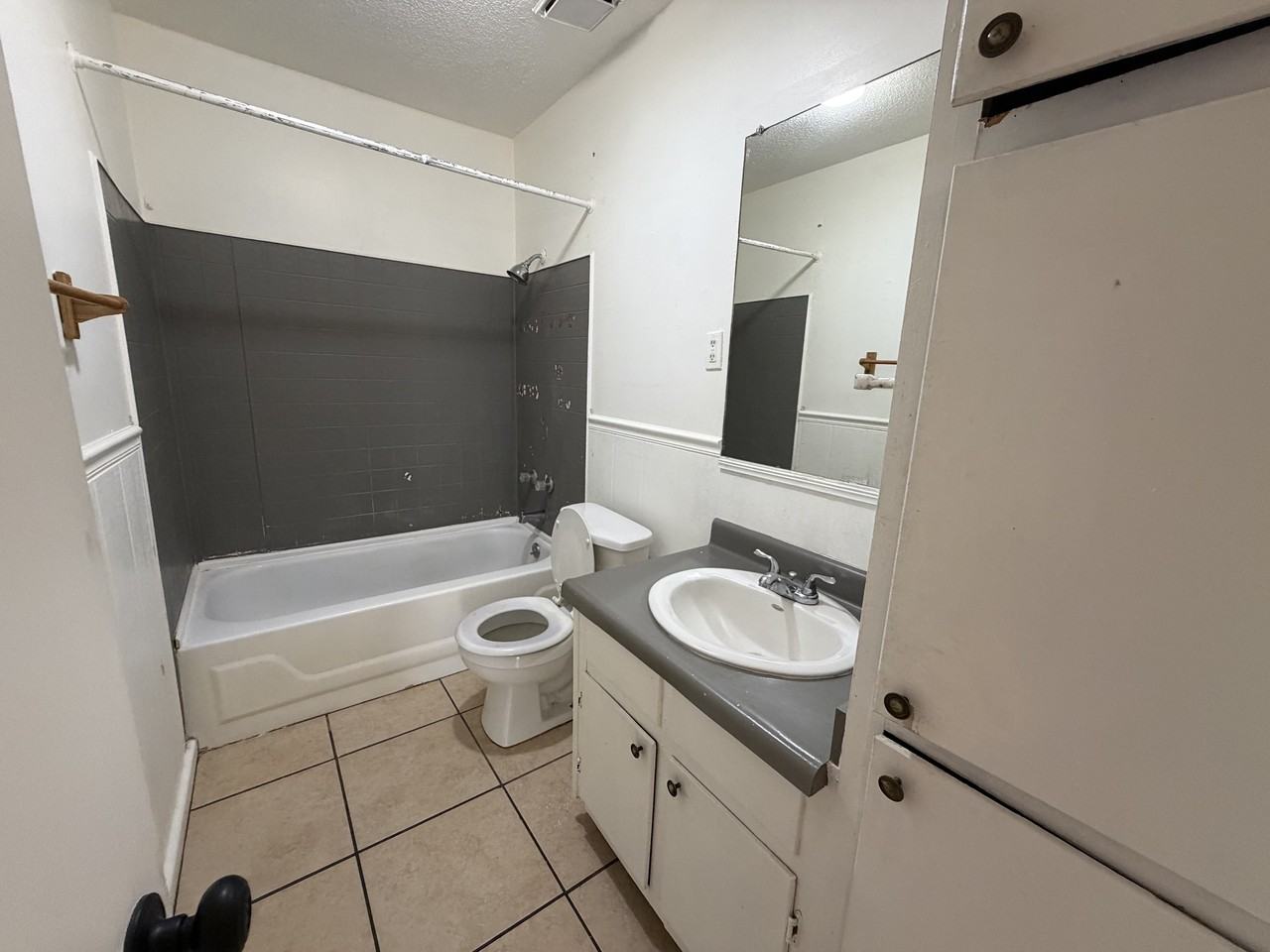 2950 Hillcrest Dr #1 - Photo 6 of 9