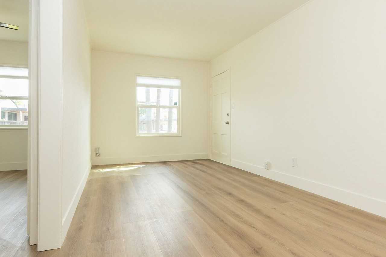 4430 Haines St - Photo 3 of 19