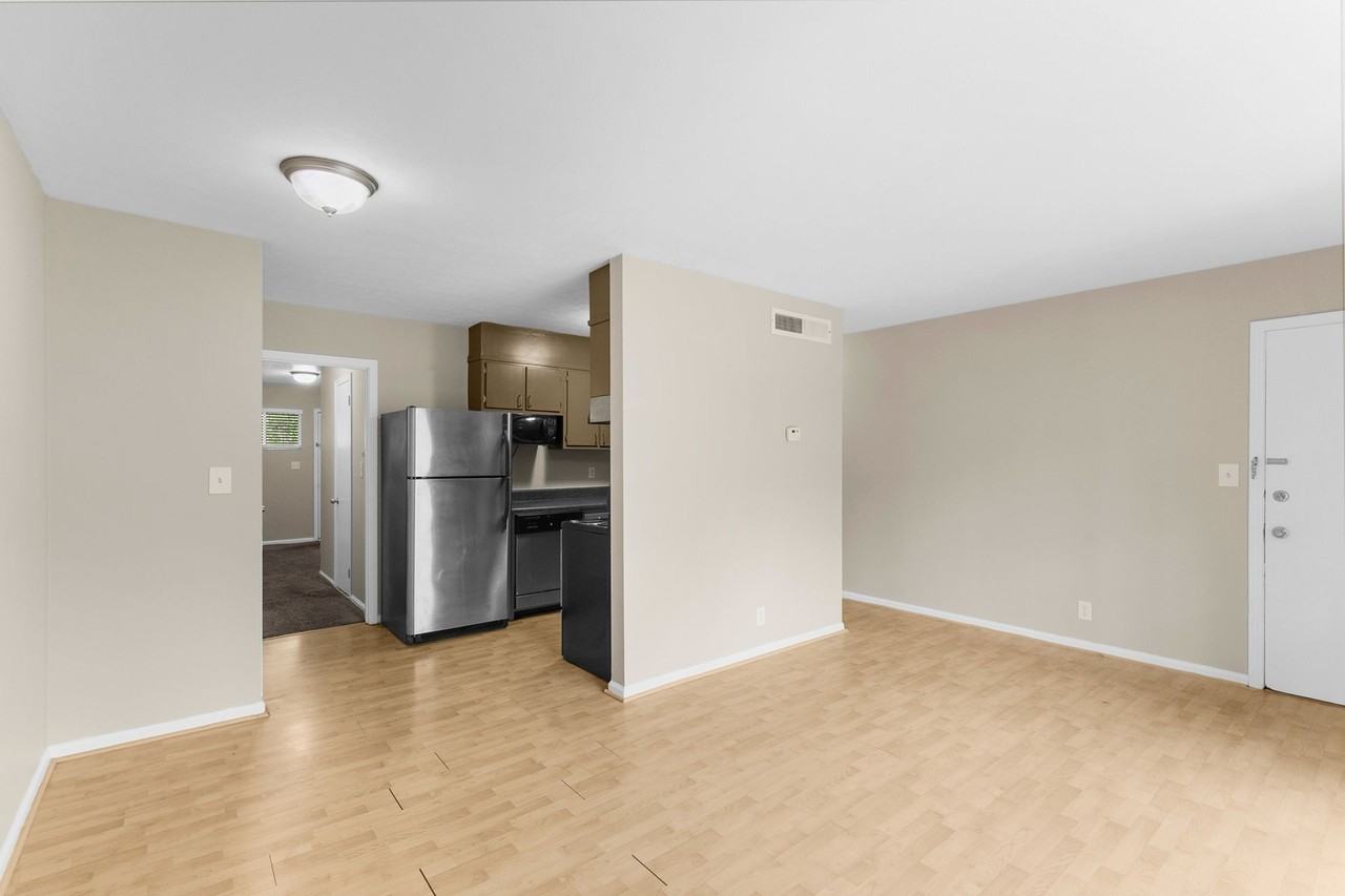 Clairview Apartments - Photo 2 of 9