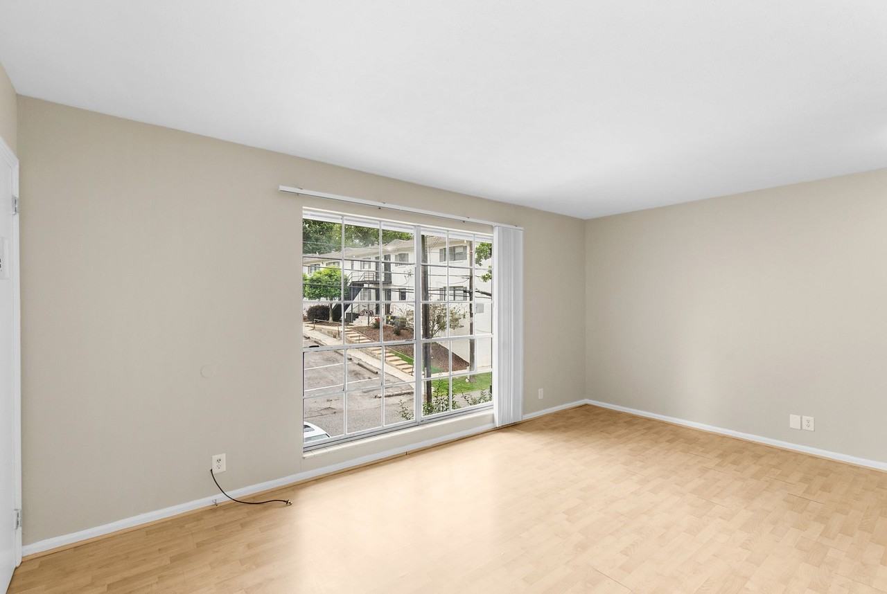 Clairview Apartments - Photo 6 of 9