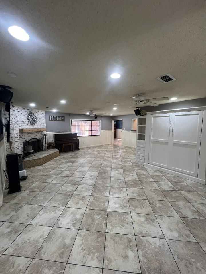 4613 28th St #1 - Photo 2 of 12