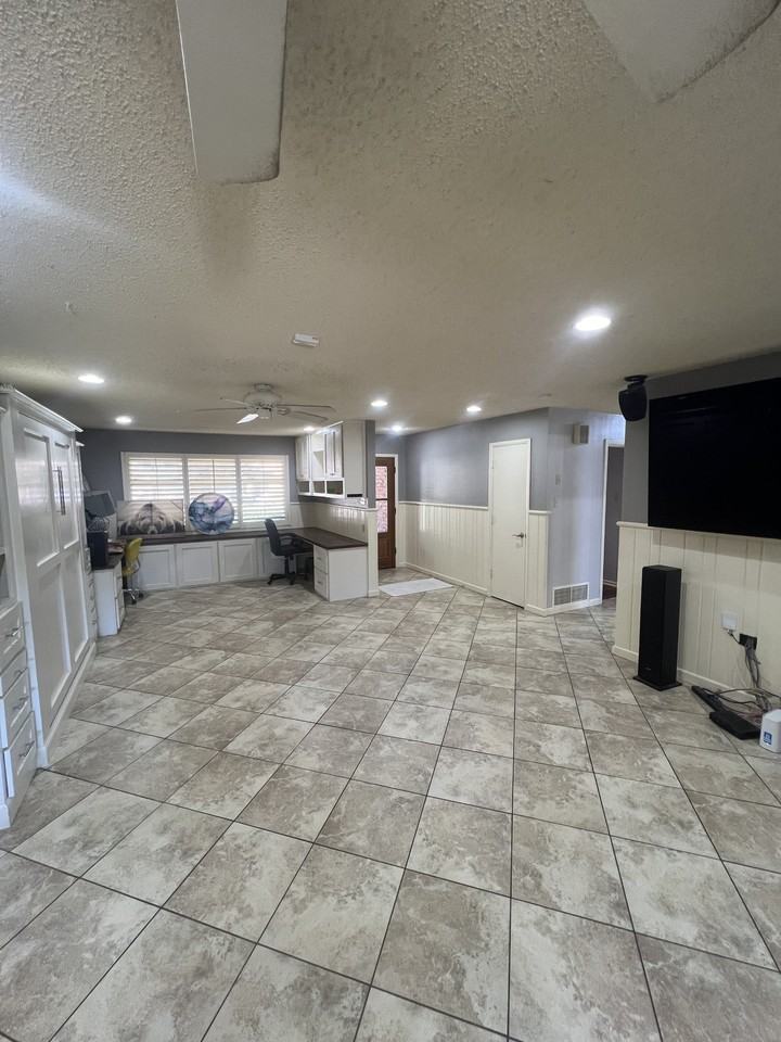 4613 28th St #1 - Photo 3 of 12