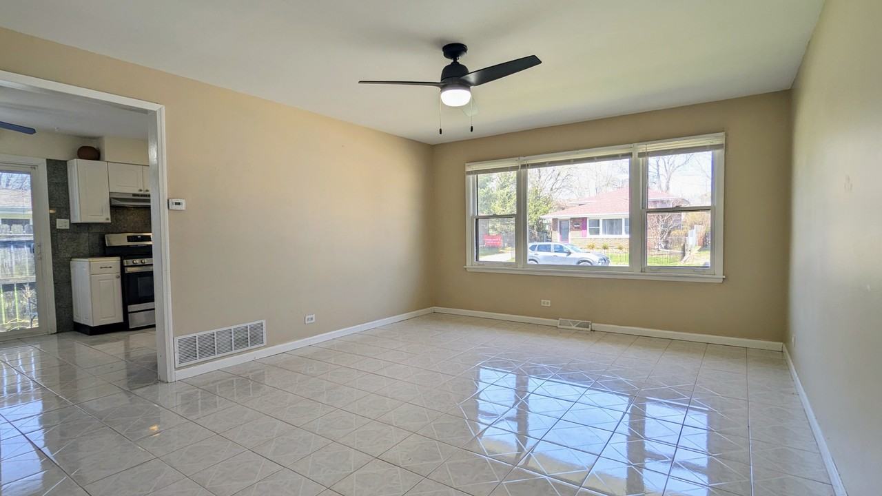 2165 N Westmoreland Dr #1 - Photo 2 of 14