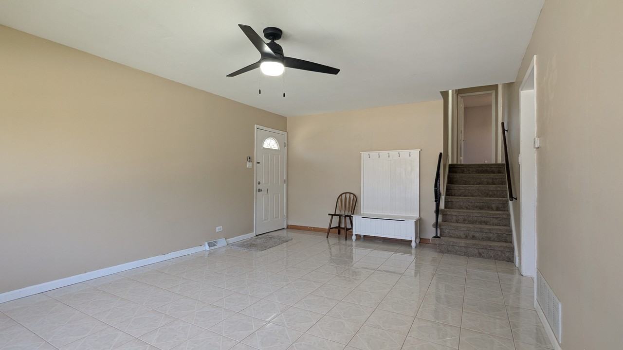 2165 N Westmoreland Dr #1 - Photo 3 of 14