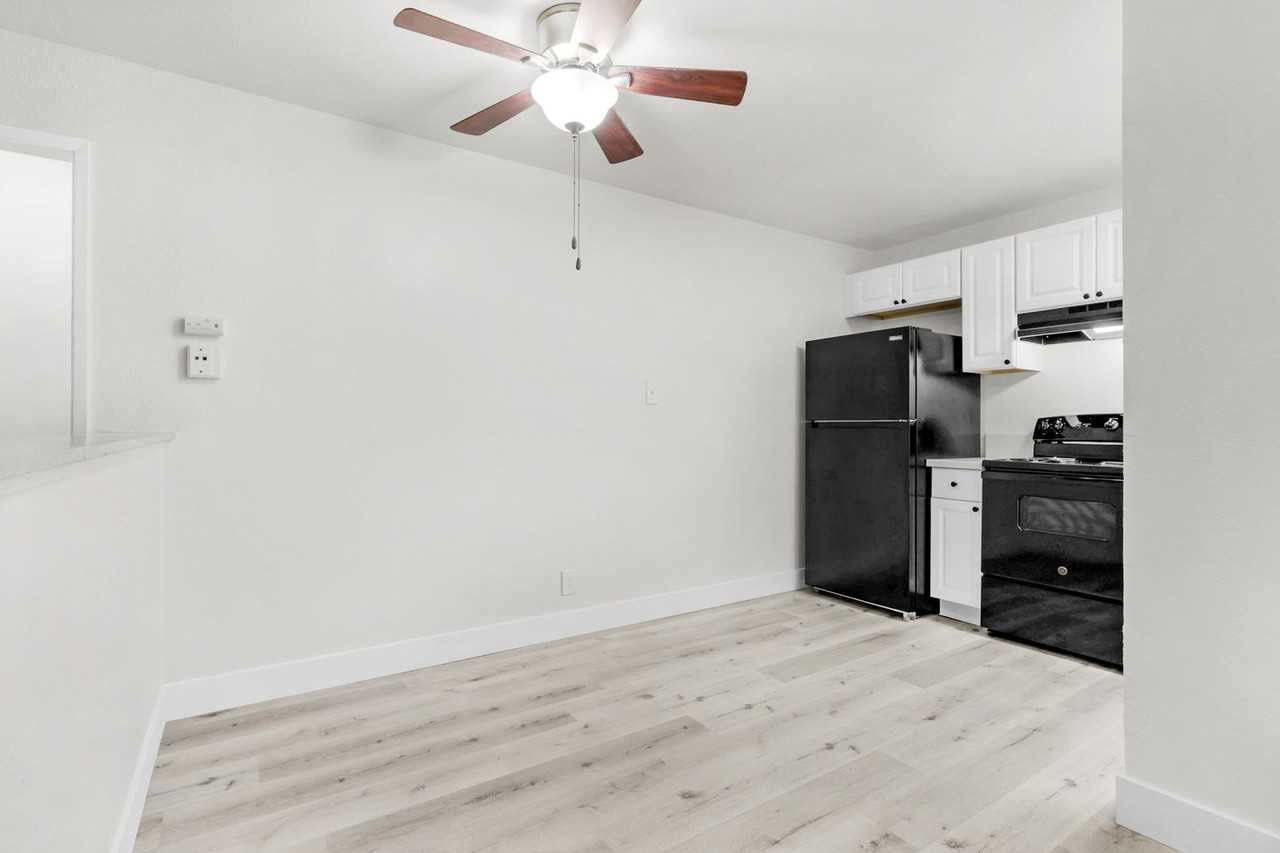 Carmichael Apartments - Photo 5 of 13