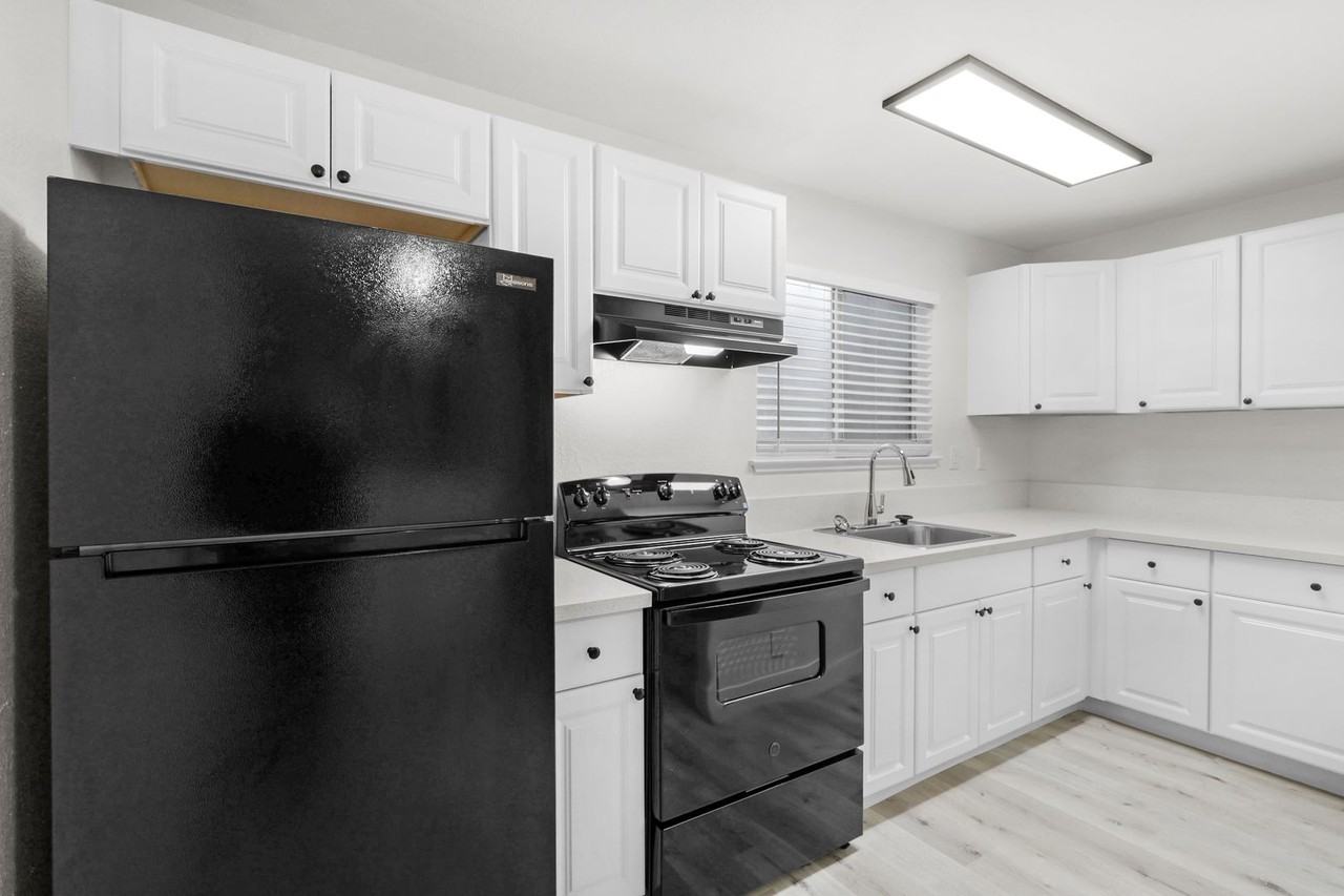 Carmichael Apartments - Photo 6 of 13