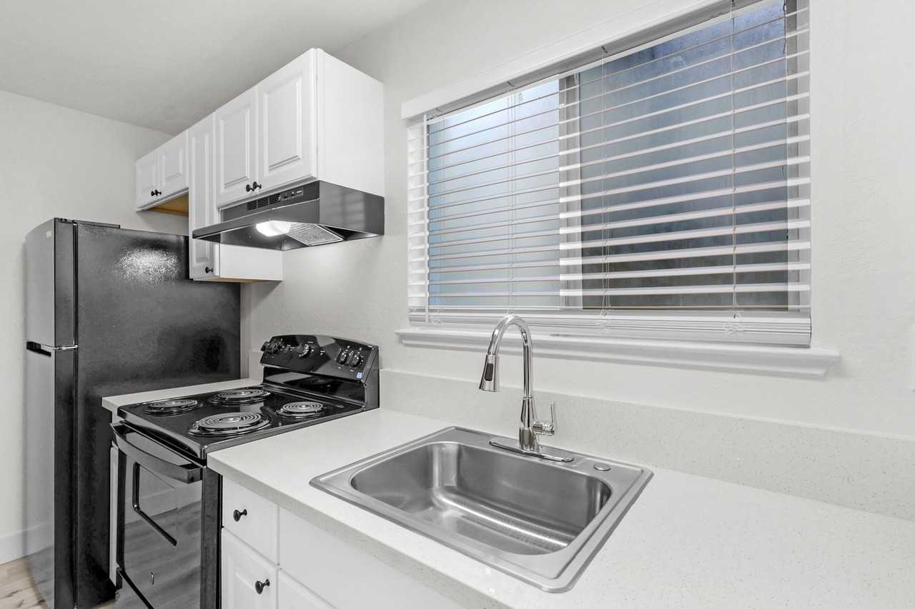 Carmichael Apartments - Photo 7 of 13