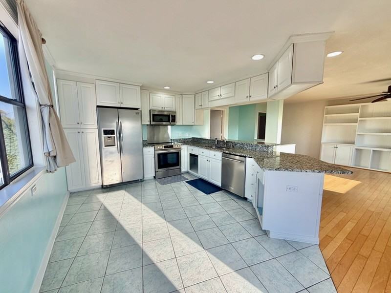 723 Sailfish Dr #1 - Photo 4 of 35