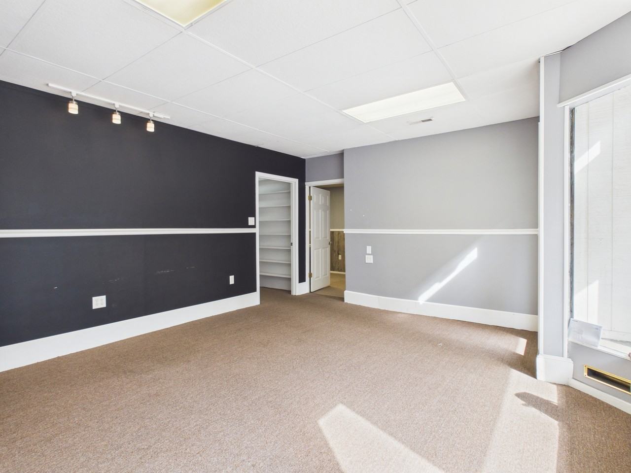 248 Main St - Photo 4 of 14