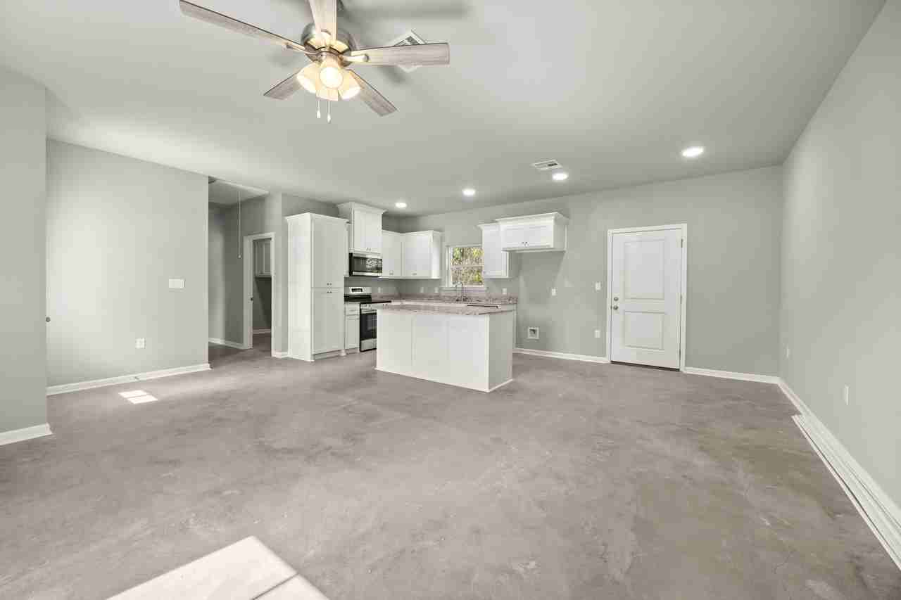 18627 Greenwell Springs Rd #18627-2A - Photo 5 of 20