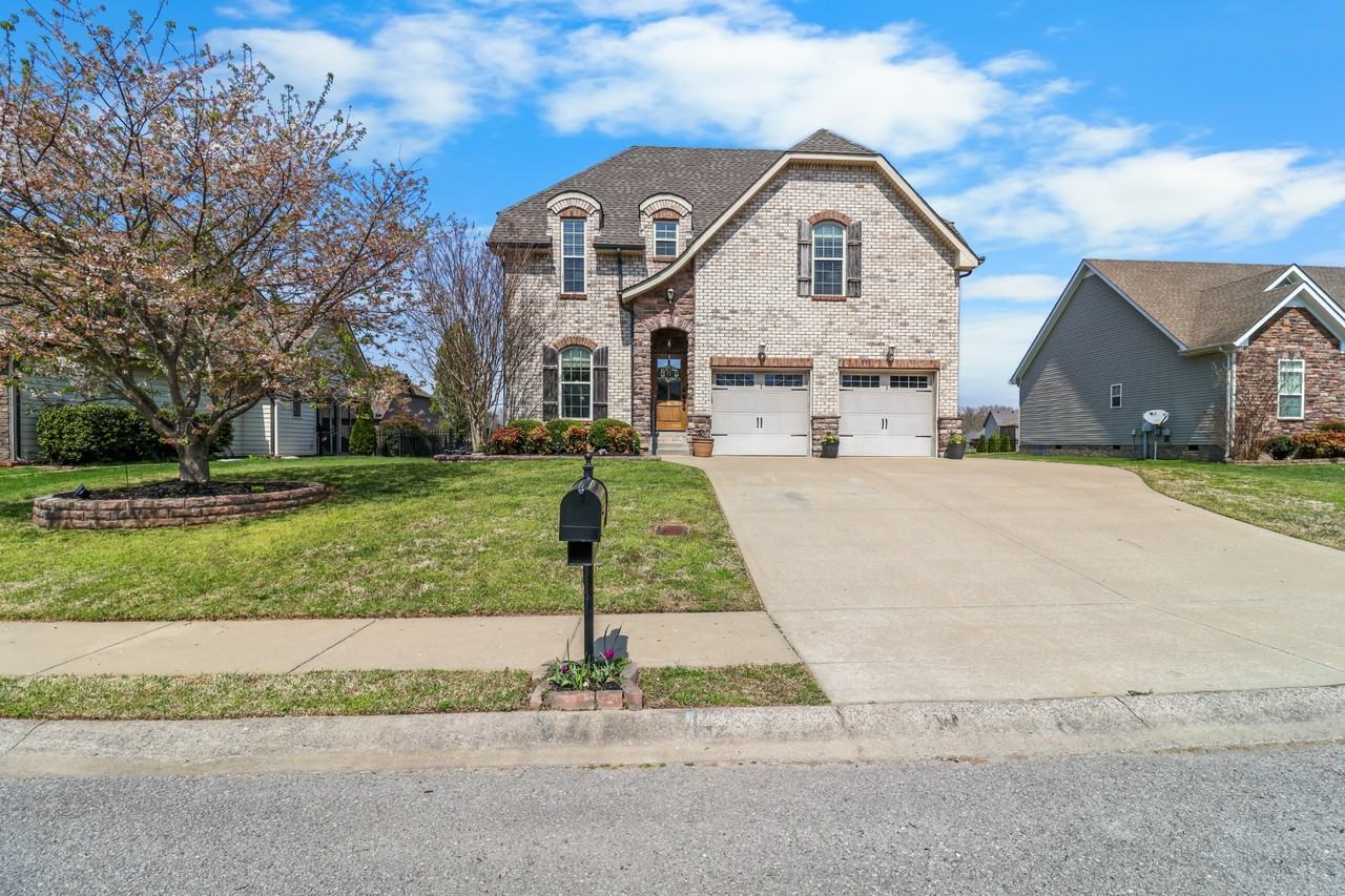 951 Willow Cir #1 - Photo 3 of 38