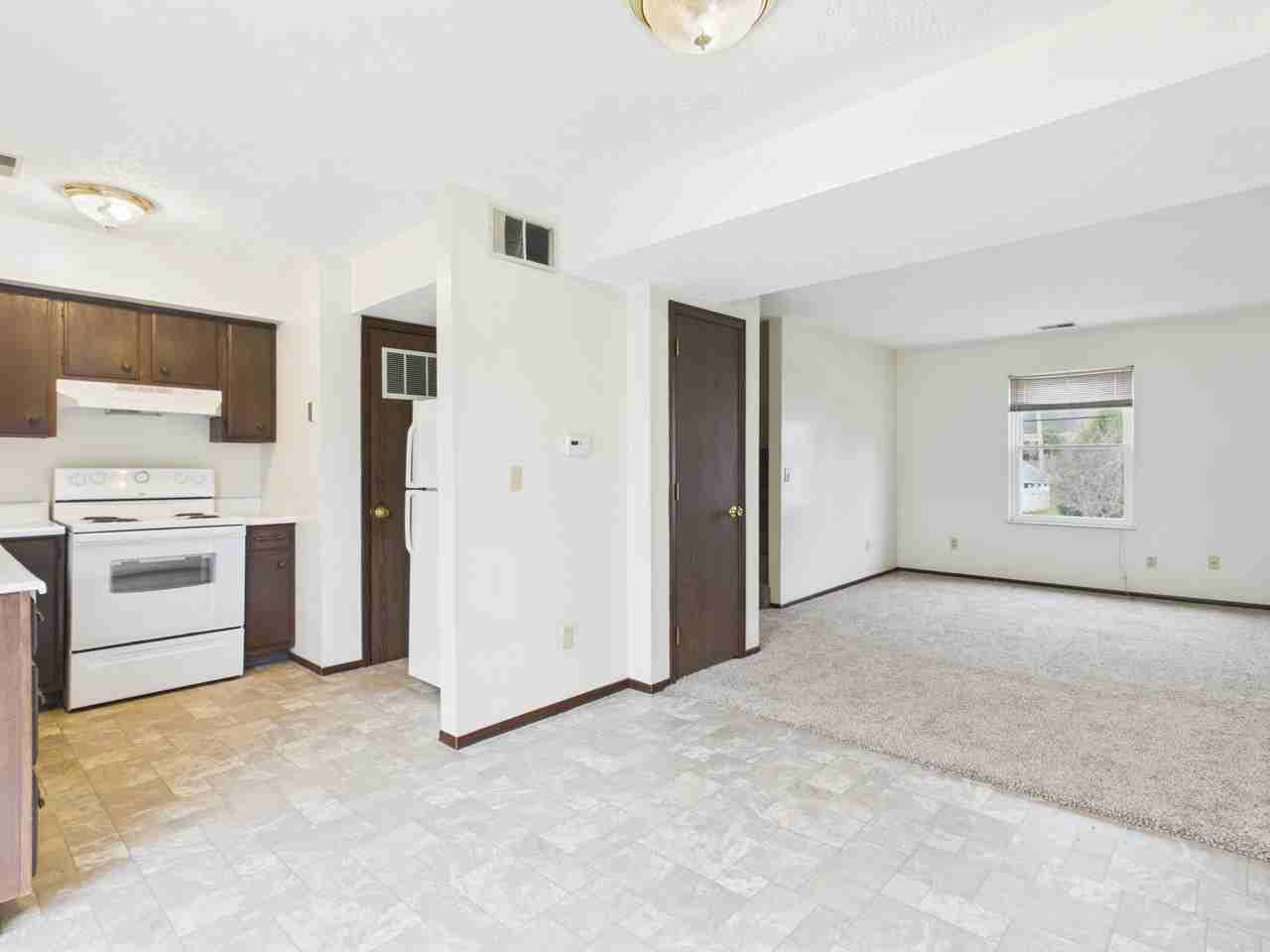 534 Martin Ave - Photo 5 of 18