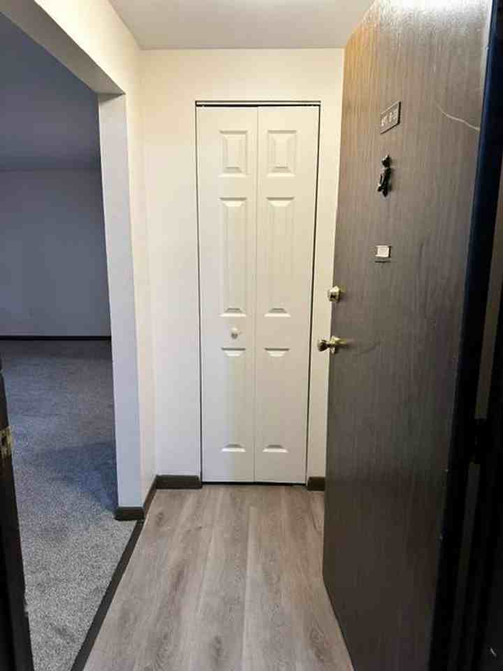 Mount Vernon Apartments - Photo 7 of 11