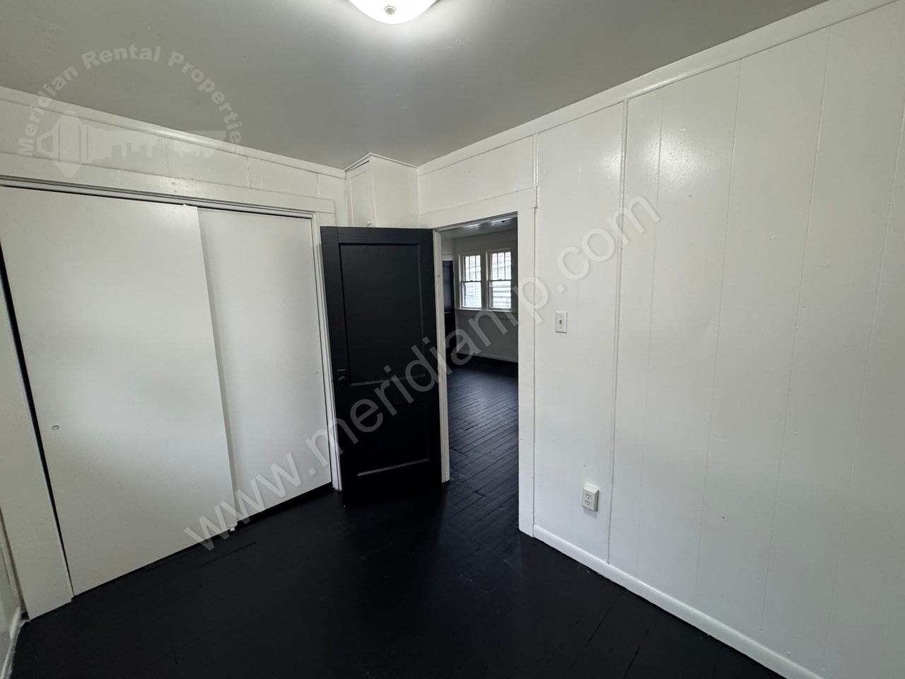 1030 Franklin Ave #1 - Photo 4 of 10