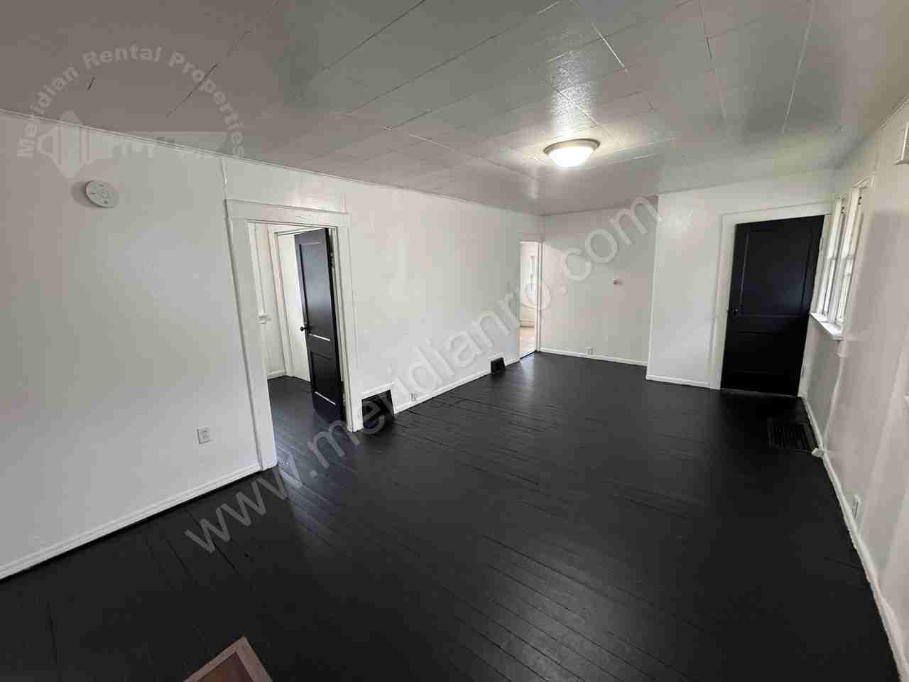 1030 Franklin Ave #1 - Photo 5 of 10