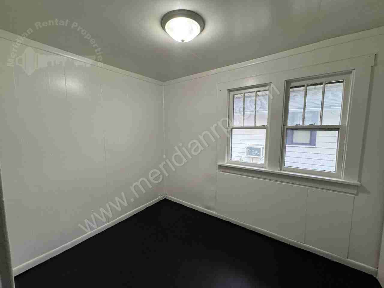 1030 Franklin Ave #1 - Photo 7 of 10