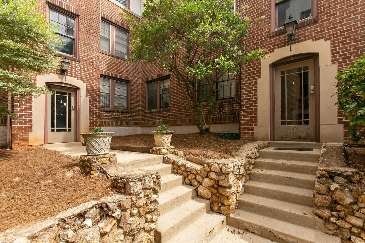 Highland Court - Photo 2 of 11
