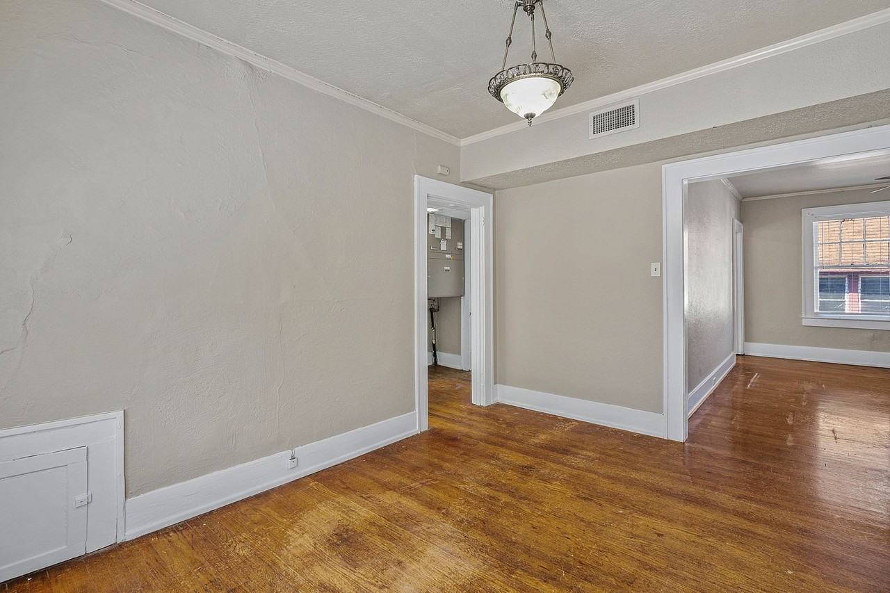 Highland Court - Photo 4 of 11