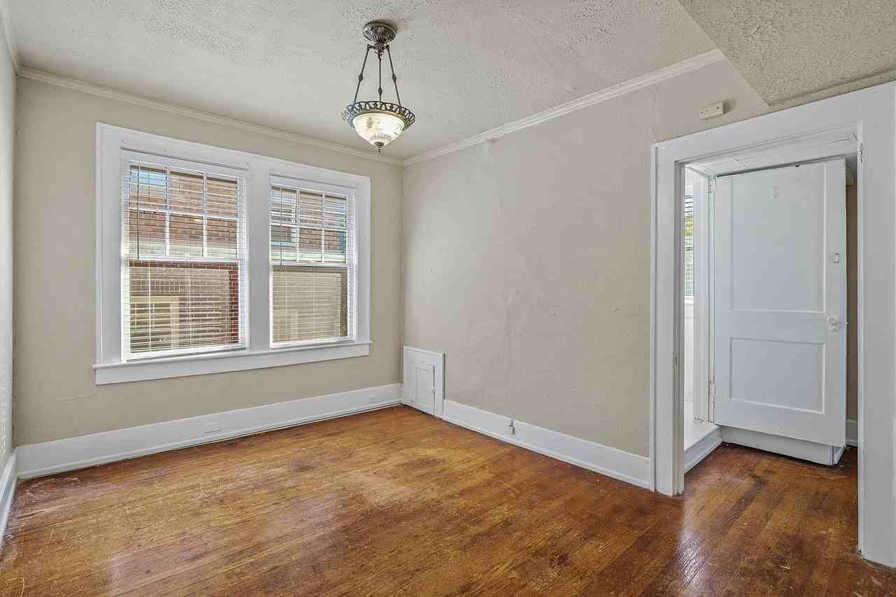 Highland Court - Photo 5 of 11