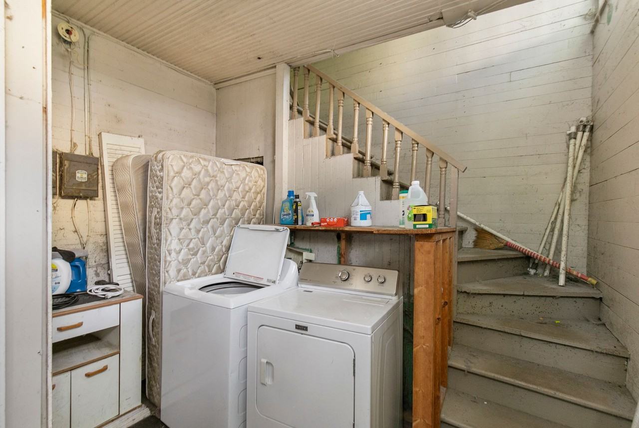 Laurelton Oaks - Photo 3 of 11