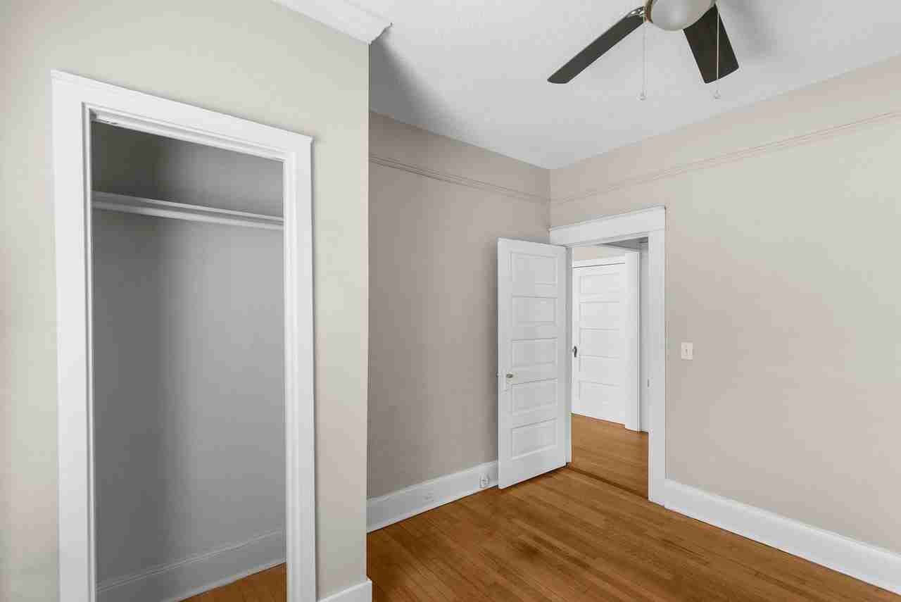 Laurelton Oaks - Photo 7 of 11